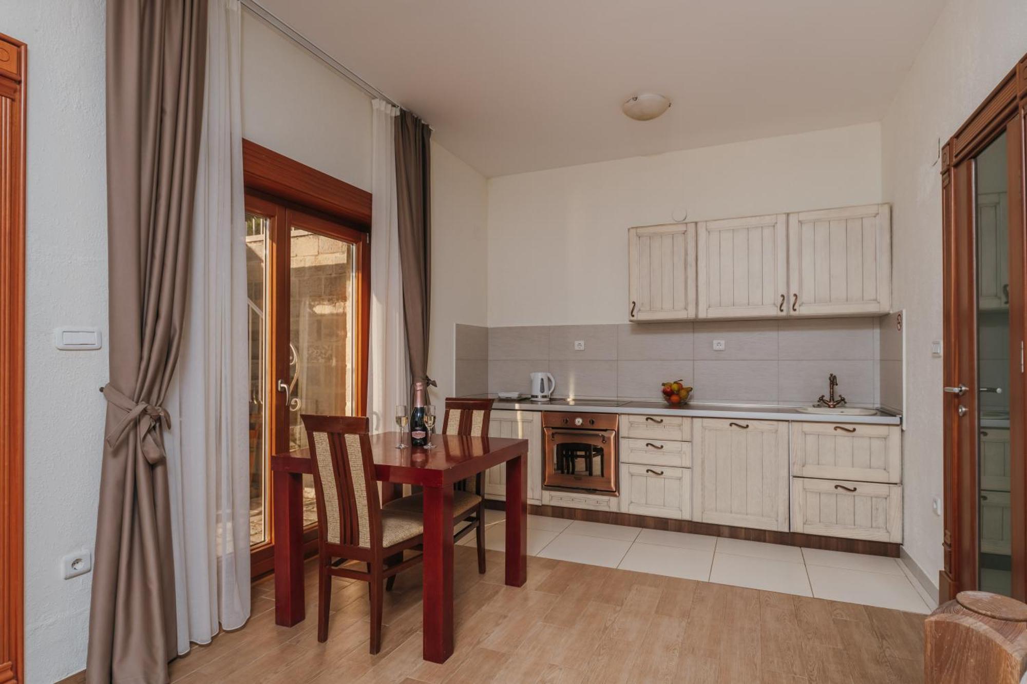 Apartments Pietra Mare Petrovac Room photo